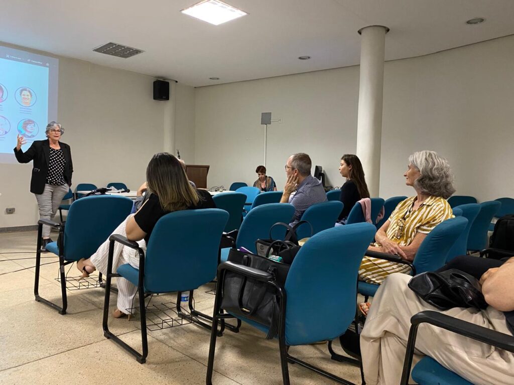 Angelita Lima explica o ineditismo em monitorar, em tempo real, a violência política contra as mulheres (Foto de Luana Borges)